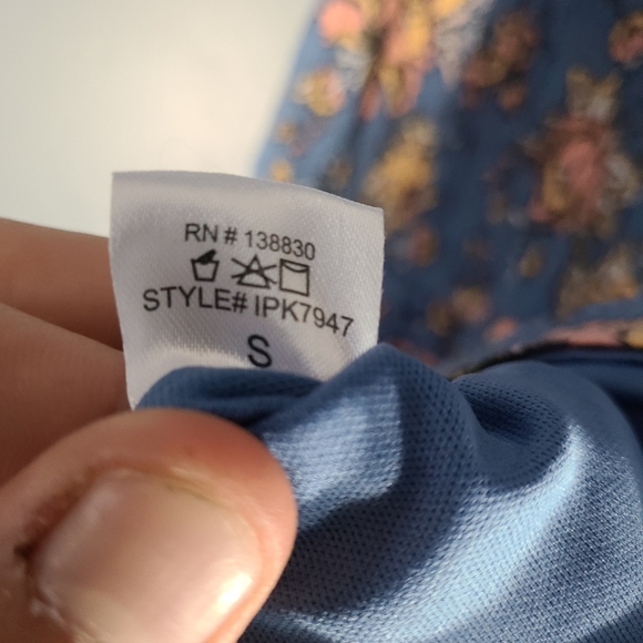 Mikey and Joey floral blouse - Picture 5 of 6